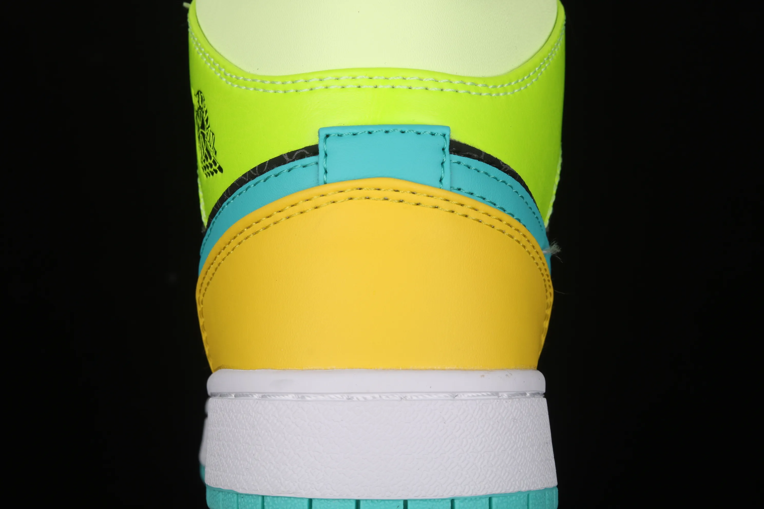 All categories Air Jordan Jordan series basketball shoes Air Jordan 1 Mid Air Jordan 1 Mid SE AJ1 Joe 1 four-leaf clover mid-top basketball shoes BQ6931-037